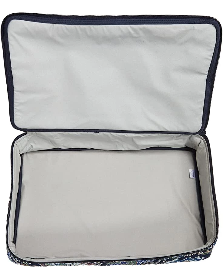 Vera Bradley Coolers and Lunch Bags Heat Resistant Casserole Carrier 3 Vera Bradley Coolers and Lunch Bags Heat Resistant Casserole Carrier - Image 3